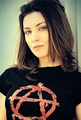 actor Arzu Yanardag large photo