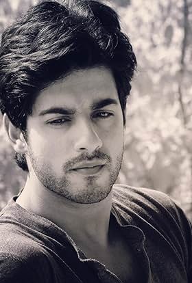 actor Abrar Qazi large photo