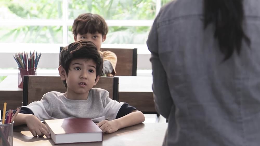 actor Heidi Bishop large photo