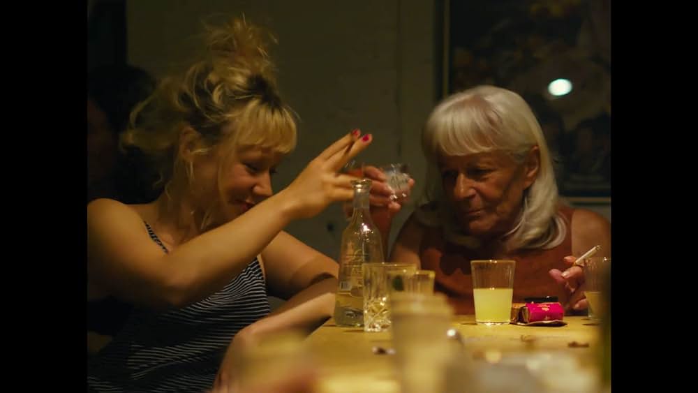 actor Kara Schröder large photo