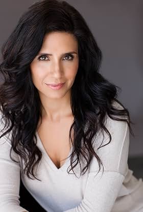 actor Jennifer Rosario large photo