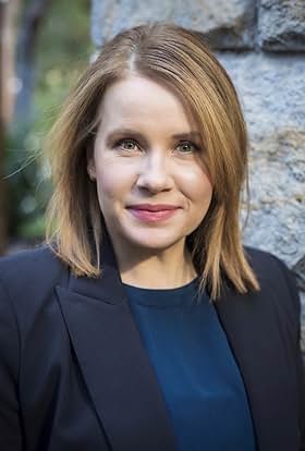 actor Michelle Rouady large photo