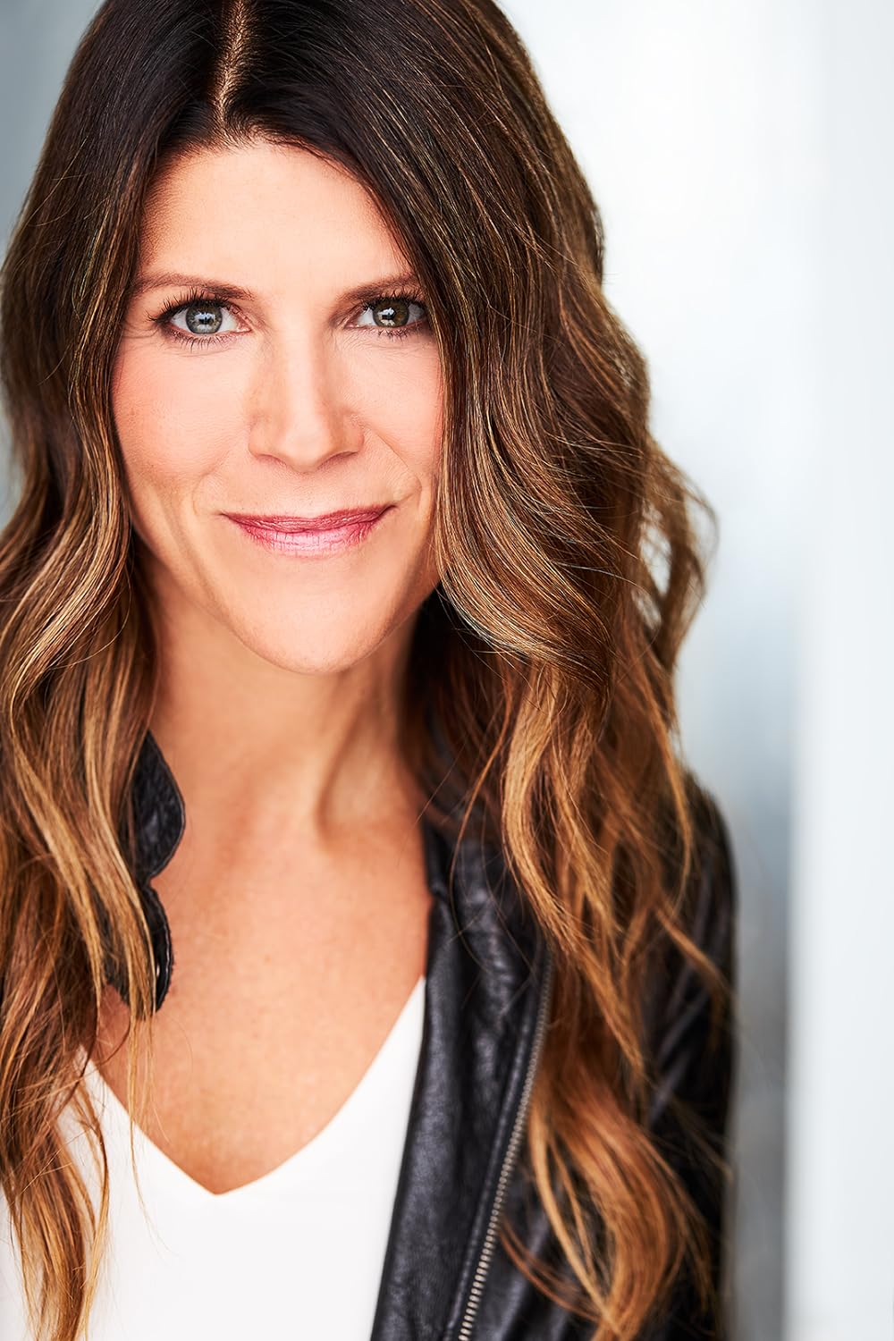 actor Katie Maringer large photo