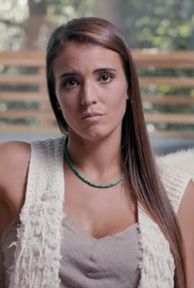 actor Sarah Baughn large photo