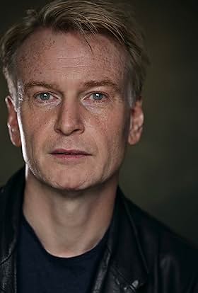 actor Paul McEwan large photo