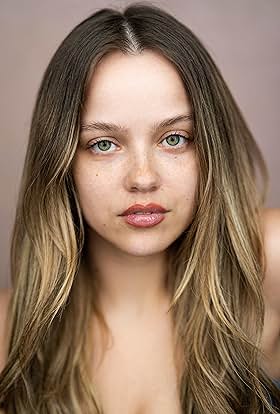 actor Lucy Jackson large photo