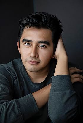 actor Gerardo Navarro large photo