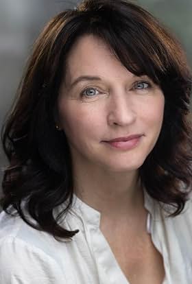 actor Gráinne Kelly large photo