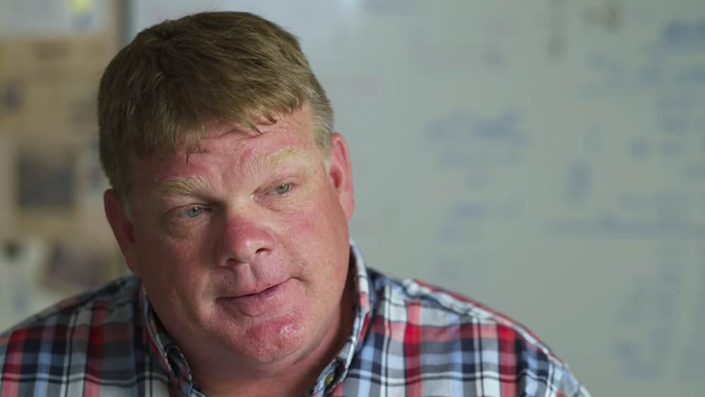 actor Tom Bingham large photo