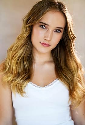 actor Ella Fraley large photo