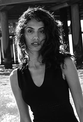 actor Laura Majid large photo