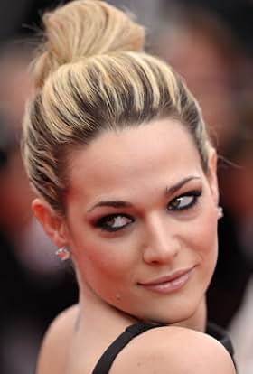 actor Laura Chiatti large photo