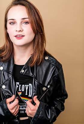 actor Lauren Skemp large photo