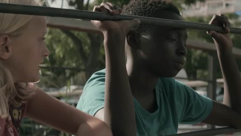 actor Alba Bonnin large photo