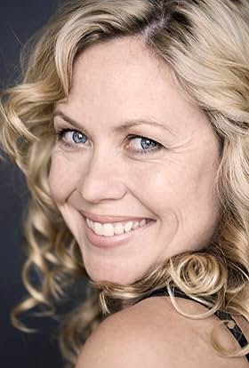 actor Sarah McLeod large photo