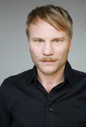 actor Oliver Bigalke large photo