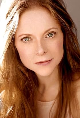 actor Erin Hill large photo