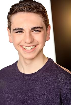 actor Holden Thomas large photo