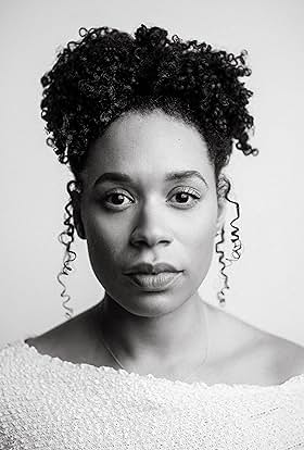 actor Ellouise Shakespeare-Hart large photo