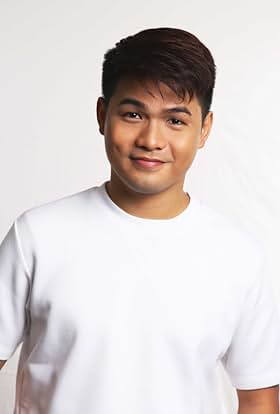 actor Echo Calingal large photo