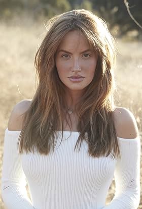 actor Haley Kalil large photo