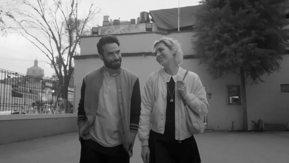 actor Aaron Gomez large photo