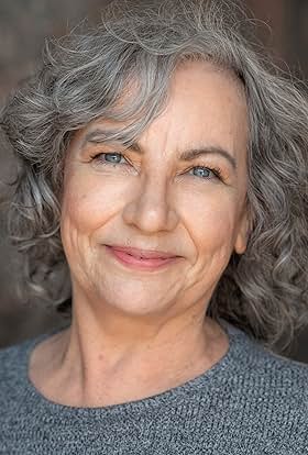 actor Linda Lyon large photo