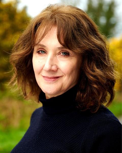 actor Ali White large photo