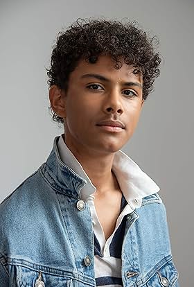 actor Imani Hanson large photo