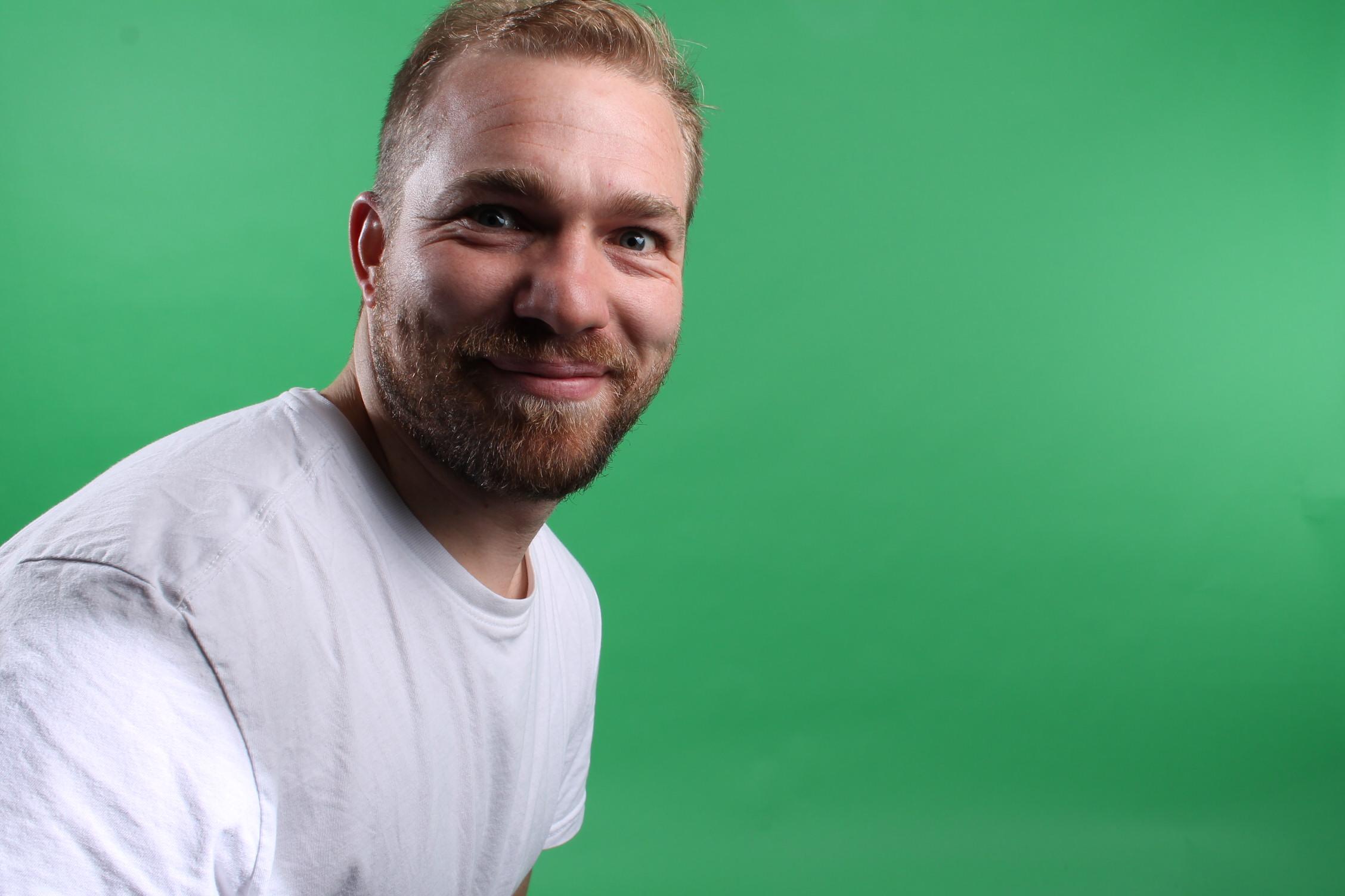 actor Adrian Konstant large photo