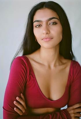 actor Roxie Mohebbi large photo