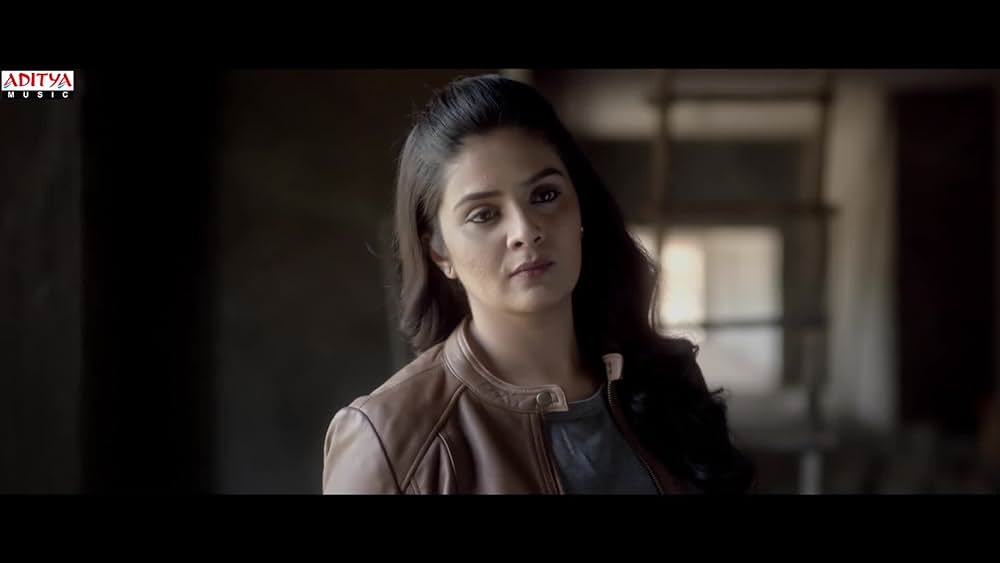 actor Maya Nelluri large photo