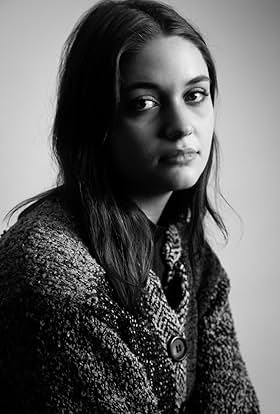 actor Molly Robbins large photo