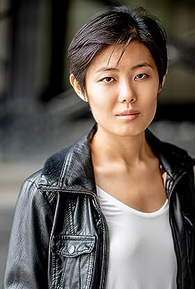 actor Bessie Cheng large photo