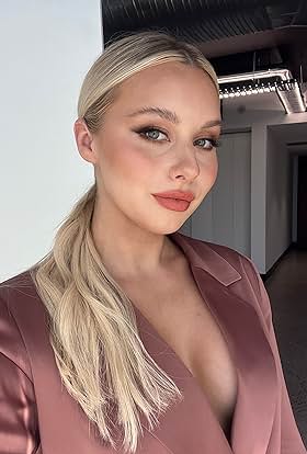 actor Bella Valentini large photo