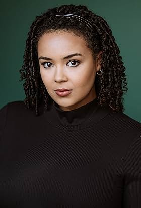 actor Hailey Summer large photo