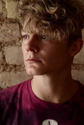 actor Matthew Vey large photo