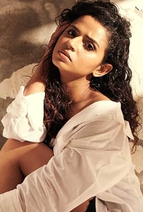 actor Meenakshi Raveendran large photo