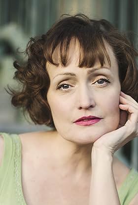 actor Julie-Anne Liechty large photo