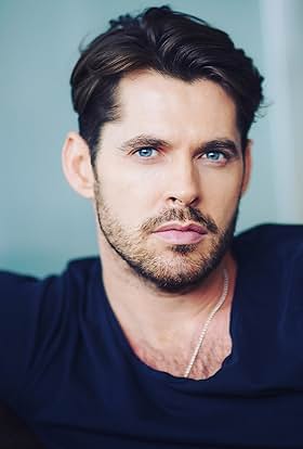 actor Stephen Walker large photo