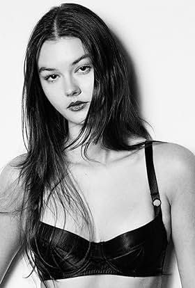 actor Eloisa Huggins large photo