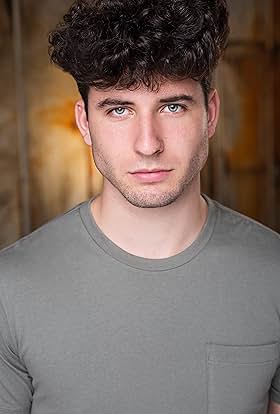 actor Devlin Laidlaw large photo