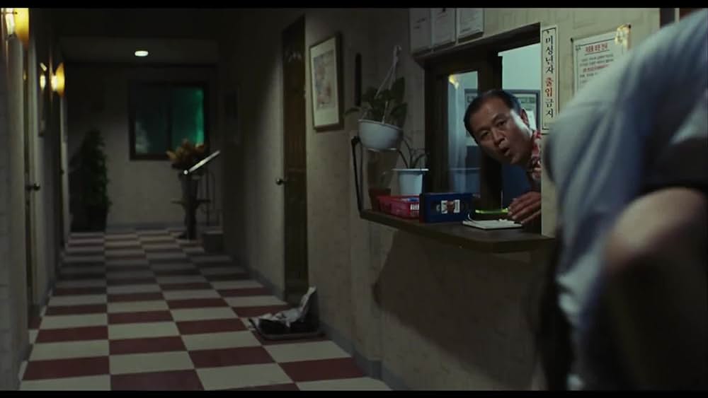 actor Tiara Andini large photo