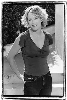 actor Rachel Arieff large photo