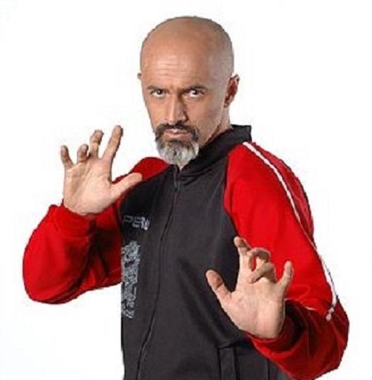 actor Carlos Alcántara large photo