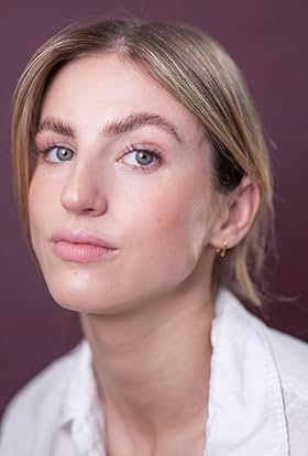 actor Paige Gilmour large photo