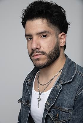 actor Mike Infante large photo