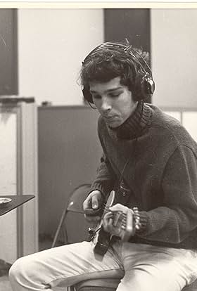 actor Chris Bell large photo