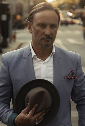 actor Michael Jovanovski large photo