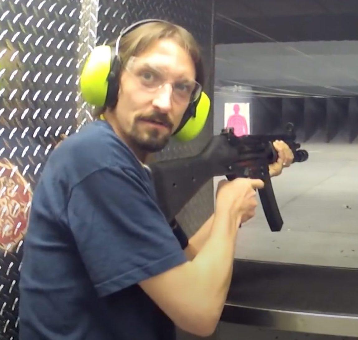 actor Barry Thackrey large photo